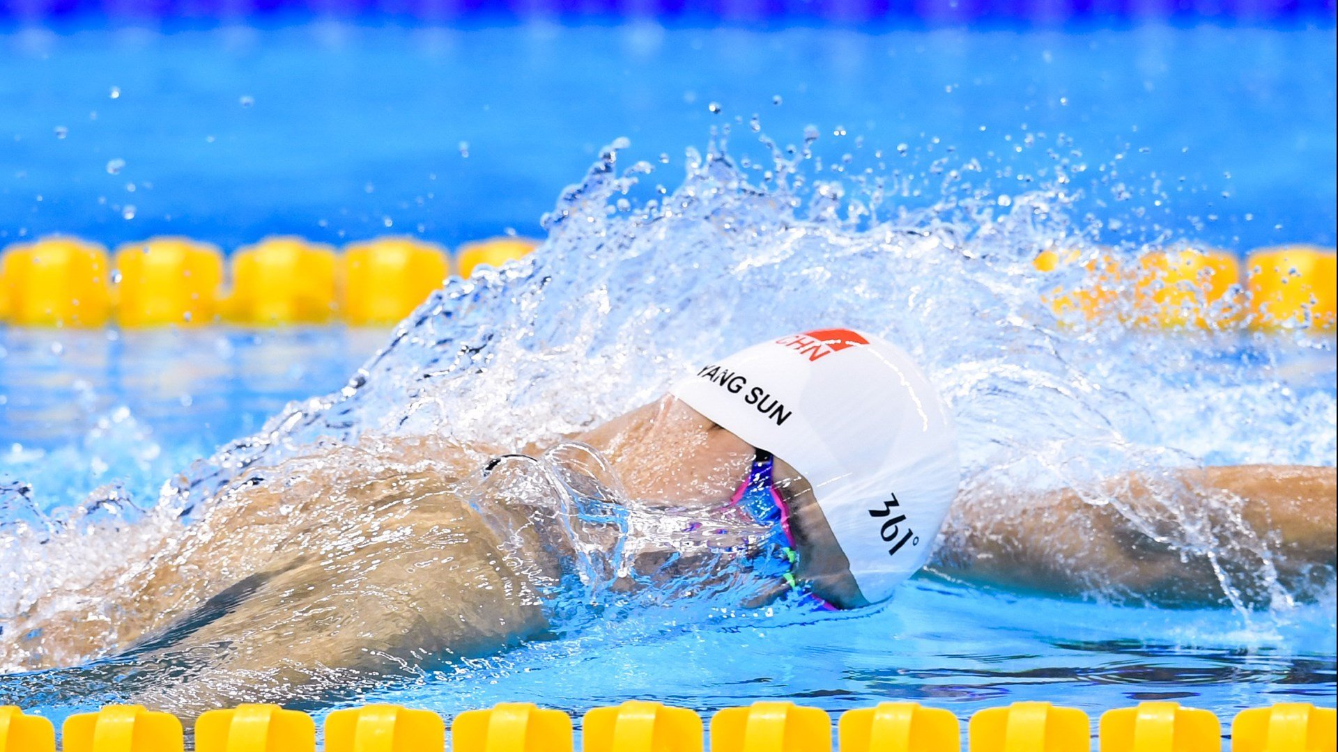 _雪地摩托极限赛：冰天雪地中的速度狂欢_，雪地摩托好玩吗